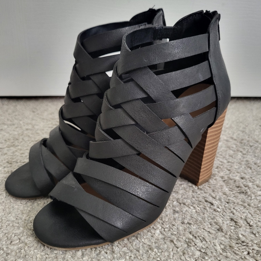 Maurices black sandals, size 6